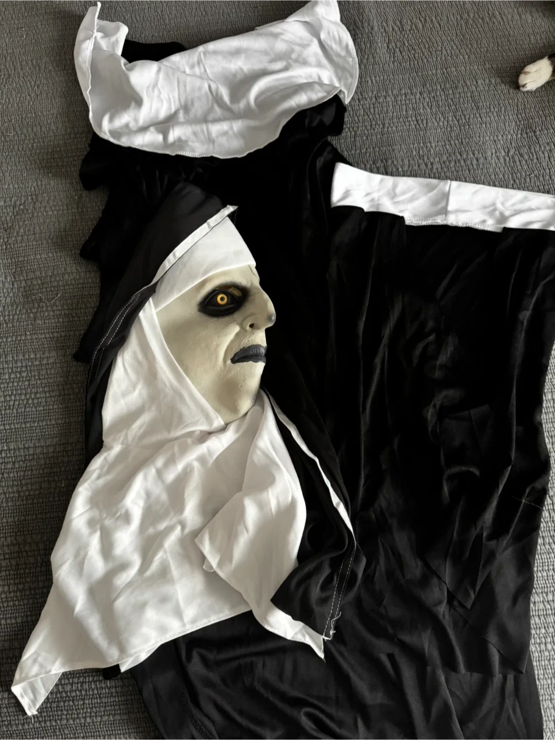The Nun Costume (Women-S) image indicator(2)