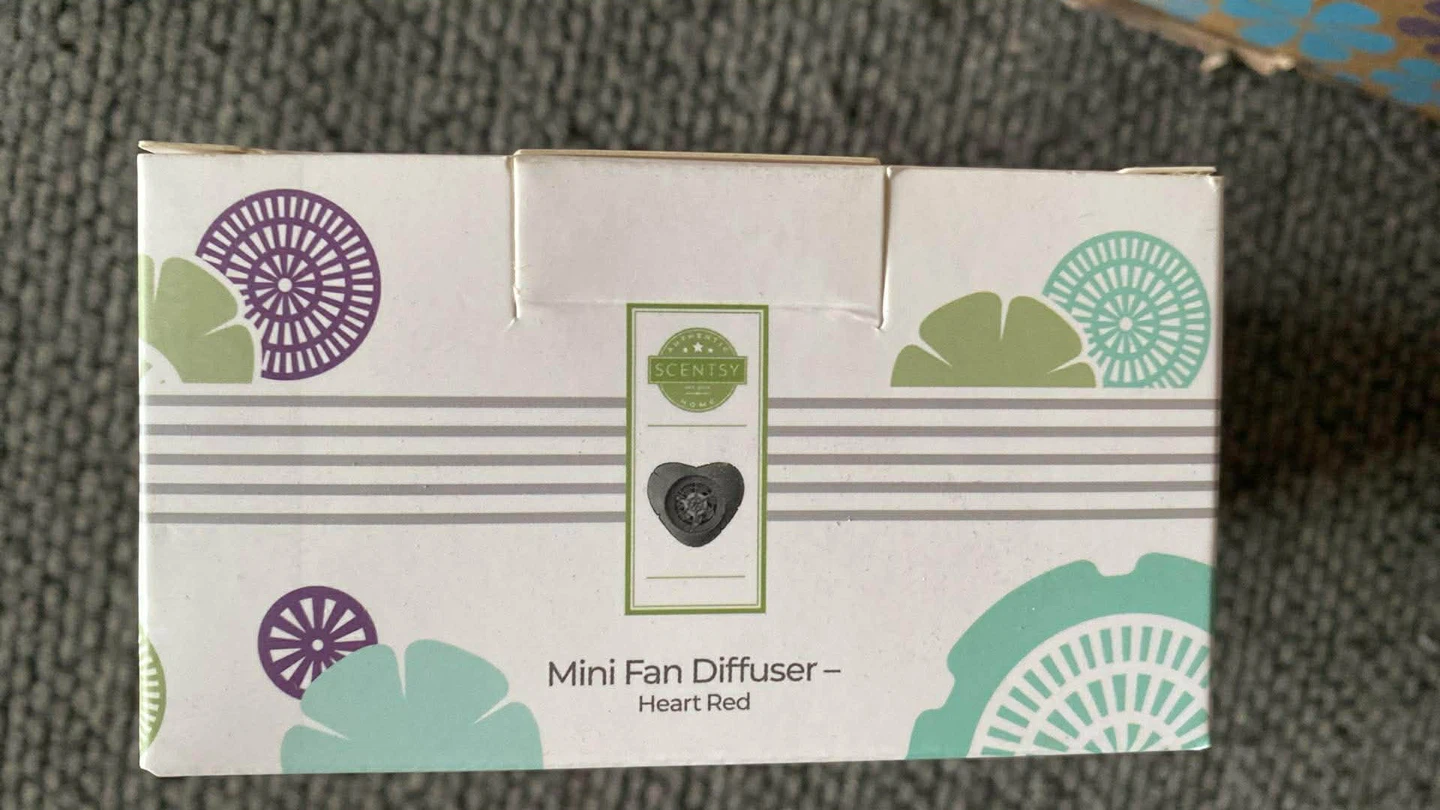 Scentsy Mini Fan Diffuser - Heart Red
