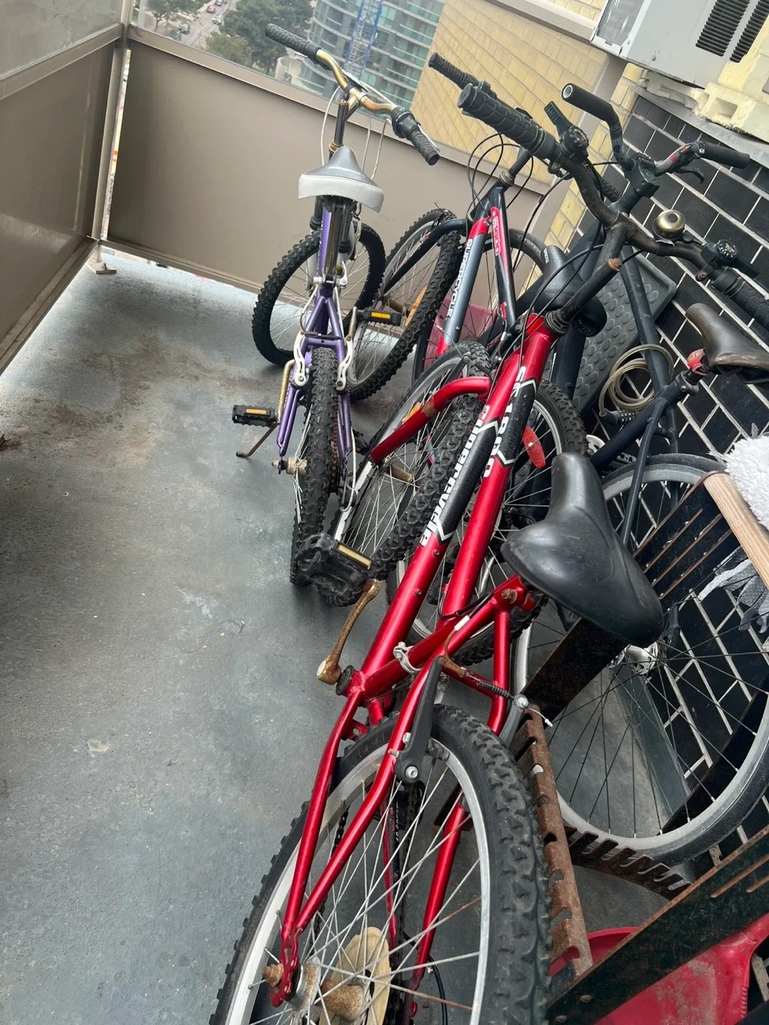 Used Bikes - Red, Purple, Black image indicator(2)