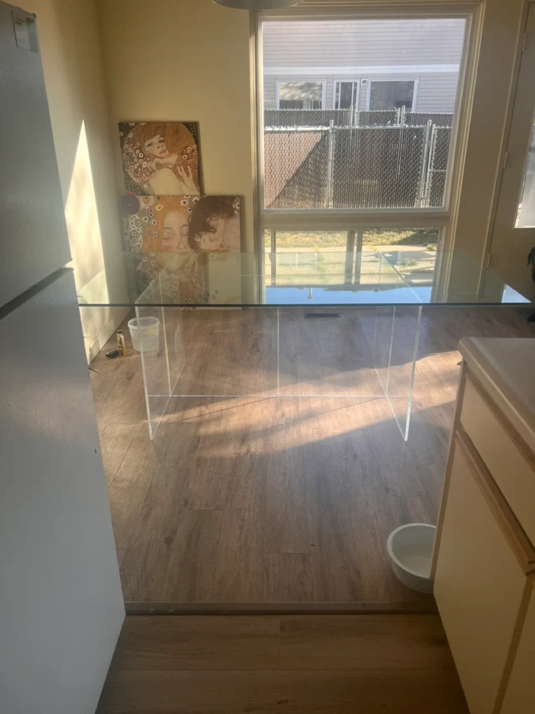 Glass Top Dining Table with Acrylic Legs image indicator(4)