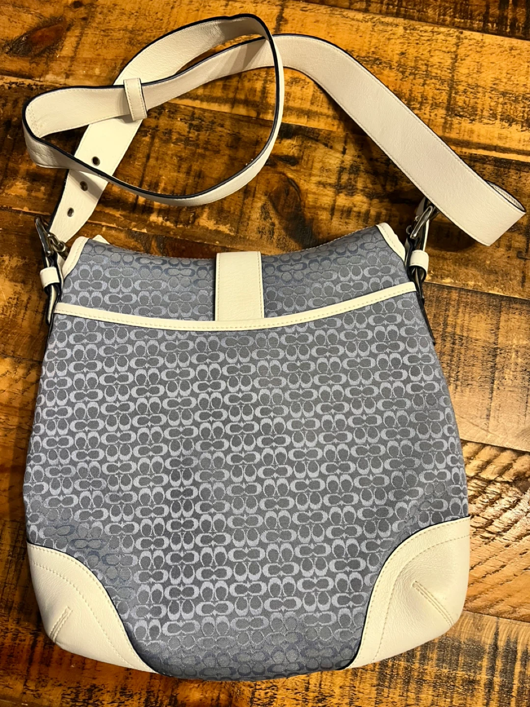 Coach J3K-6378 Shoulder Bag - photo 3