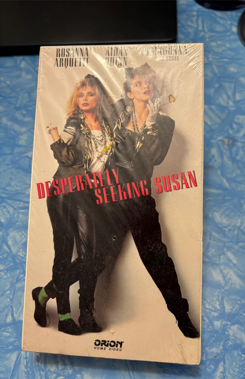 Desperately Seeking Susan VHS 1985 Madonna SEALED - photo 4