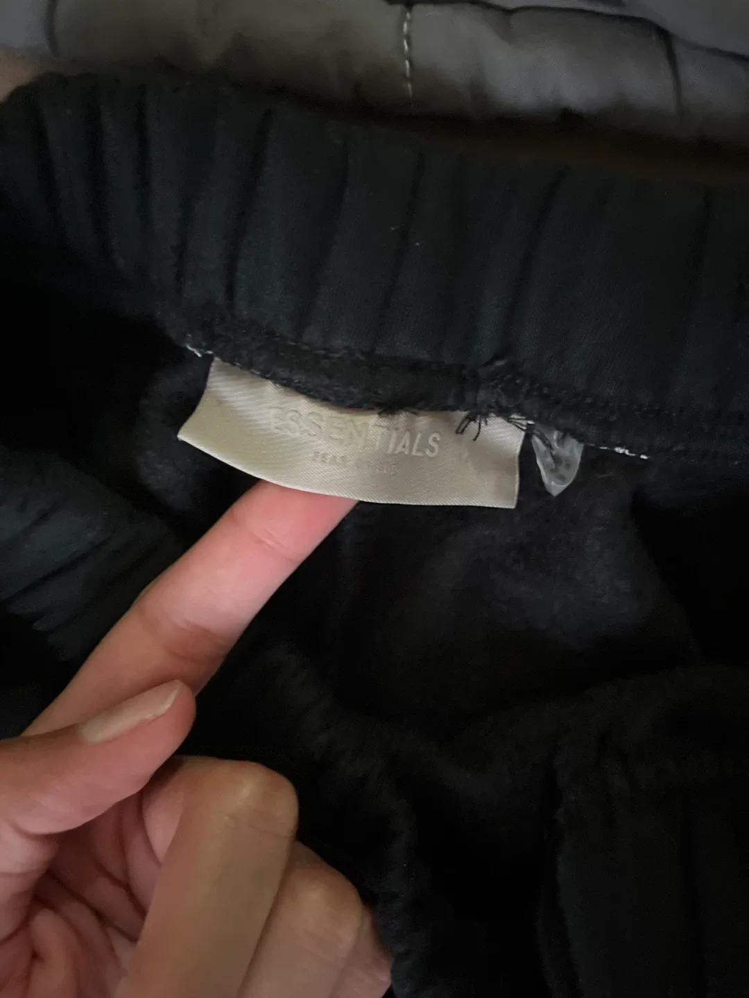 Essentials Fear of God Black Sweatpants image indicator(3)