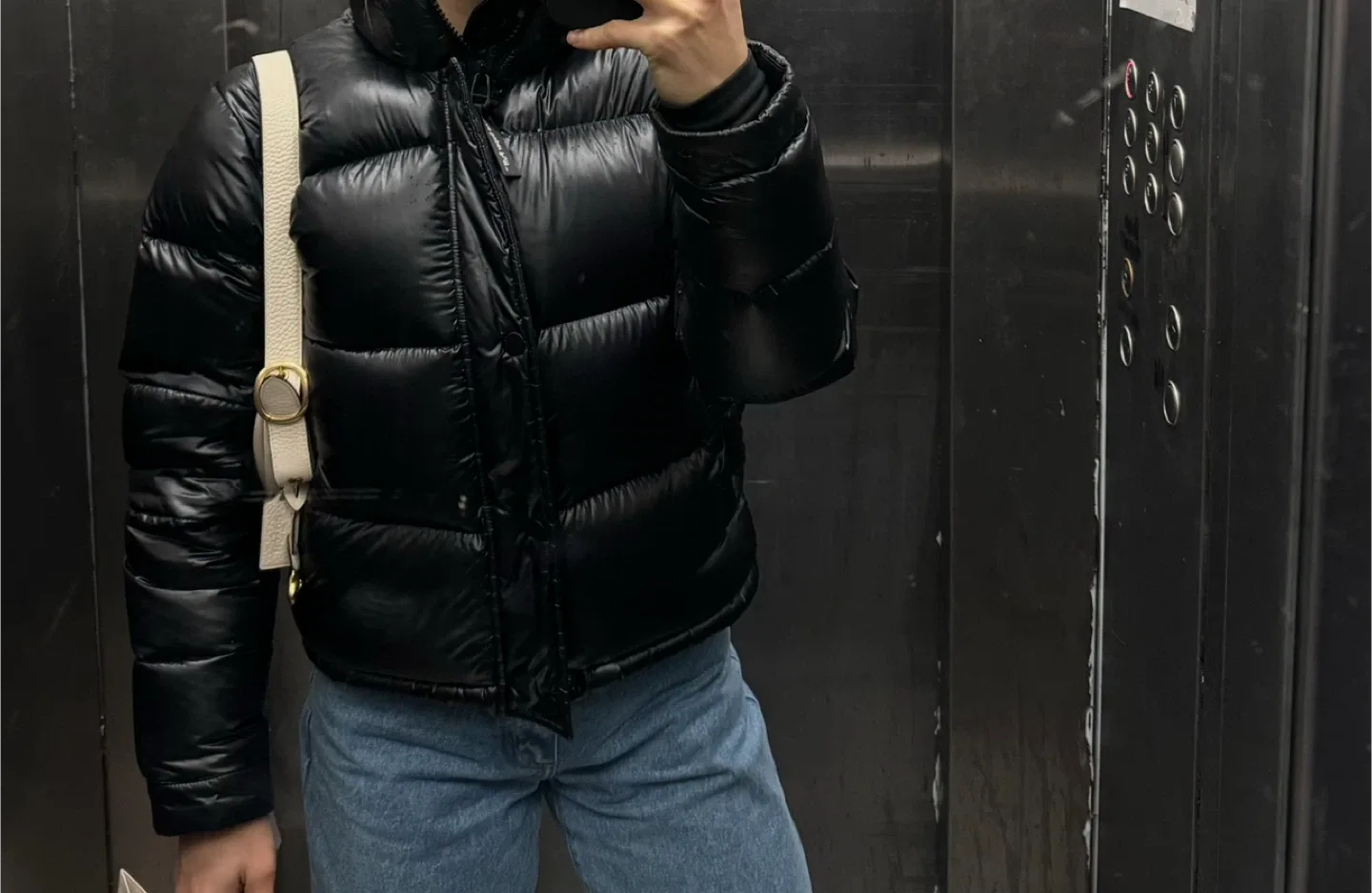 Aritzia Tna Super Puff Jacket - Black in 2xs image indicator(2)