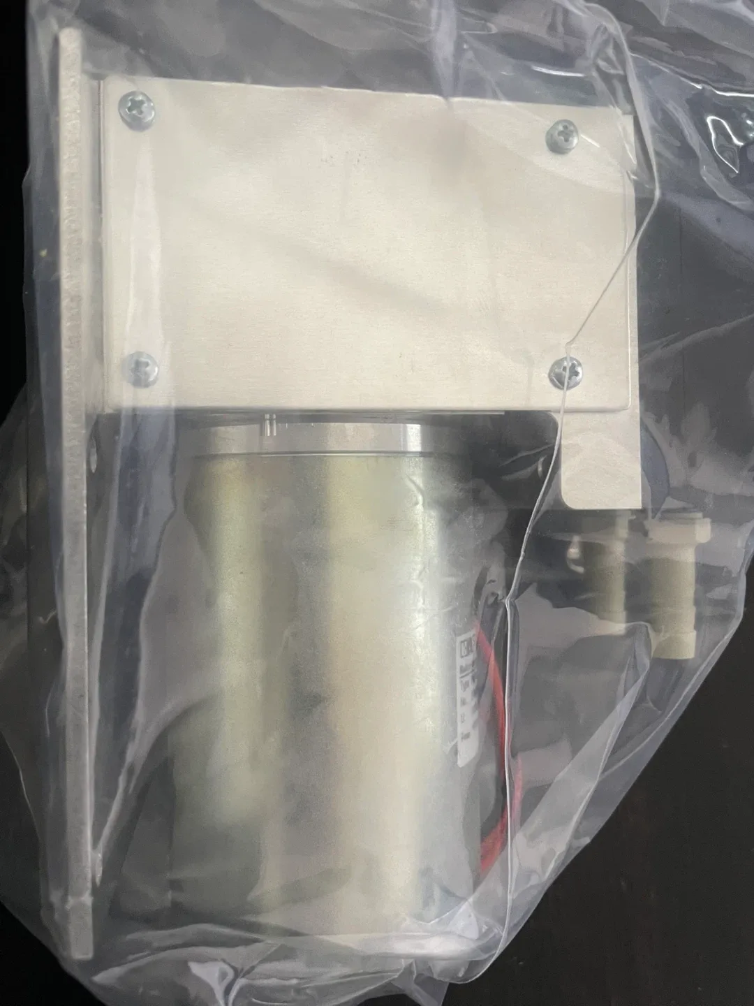 FOSS Vacuum Pump - New in Packaging image indicator(4)