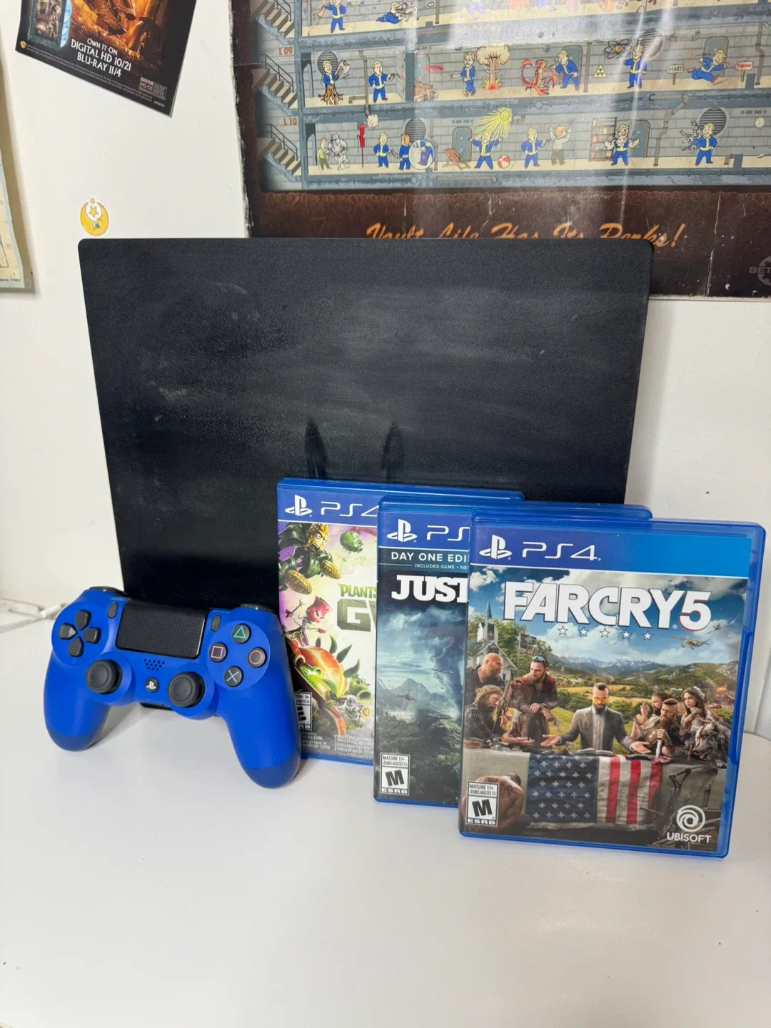 PlayStation 4 Pro + Games thumbnail