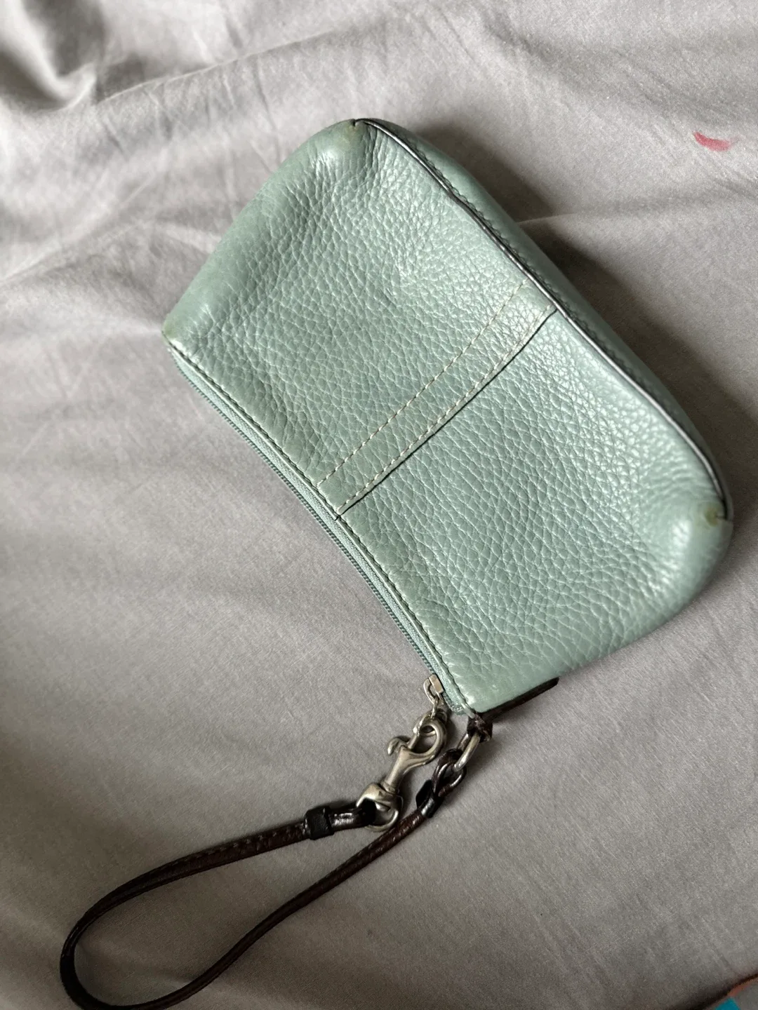 Leather Wristlet image indicator(4)