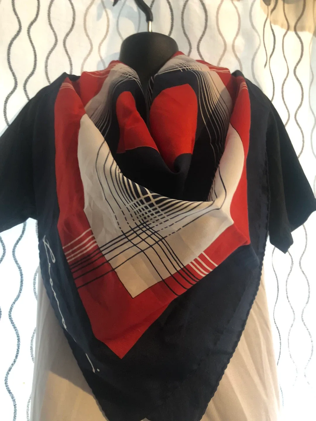 Leonardi Scarf - Red, White & Blue image indicator(2)