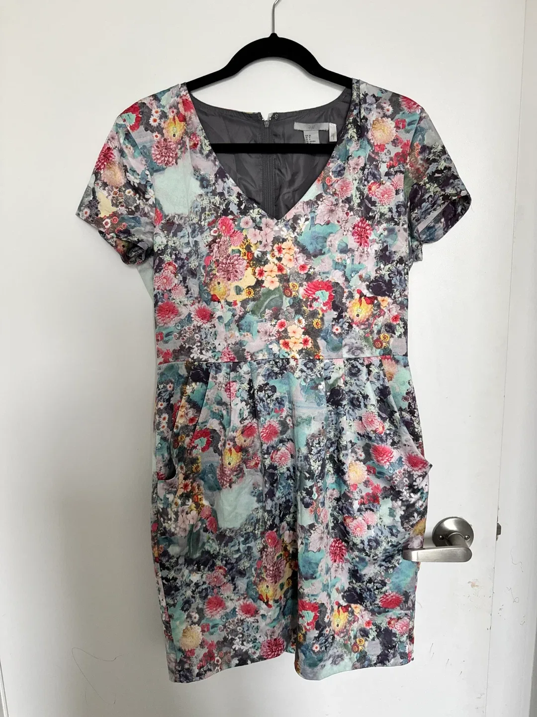 H&M Floral Dress - Size 8 thumbnail