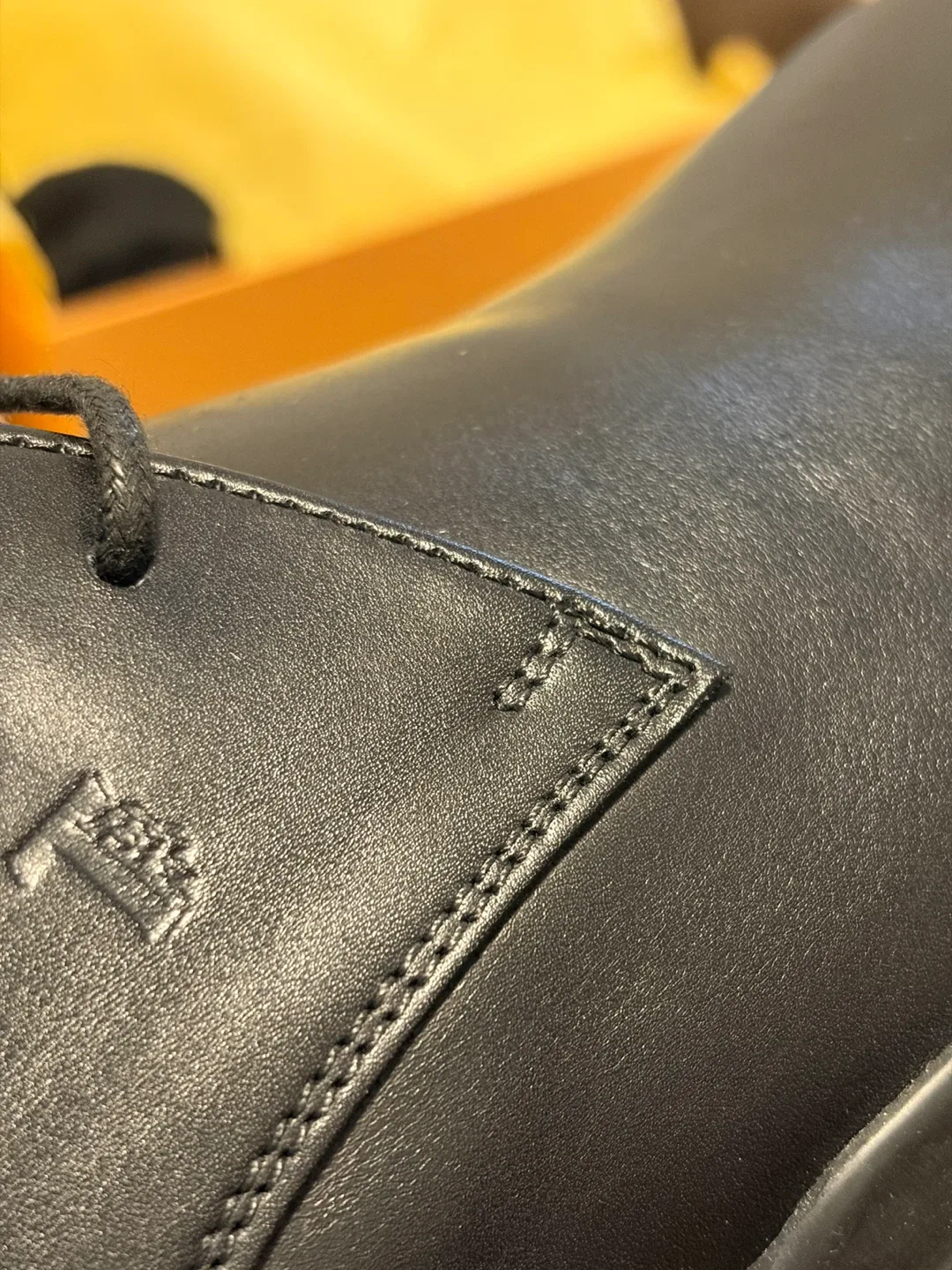 TOD’S Gomma Desert Boots in Black Leather Men’s [Brand New] image indicator(7)