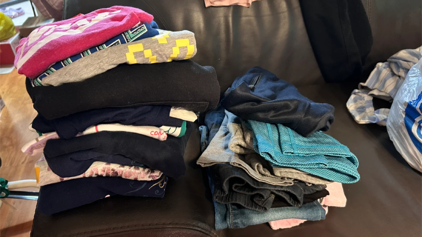 25 pcs 7-9 yrs old Mixed Kids Clothing Lot - Nike, Gap