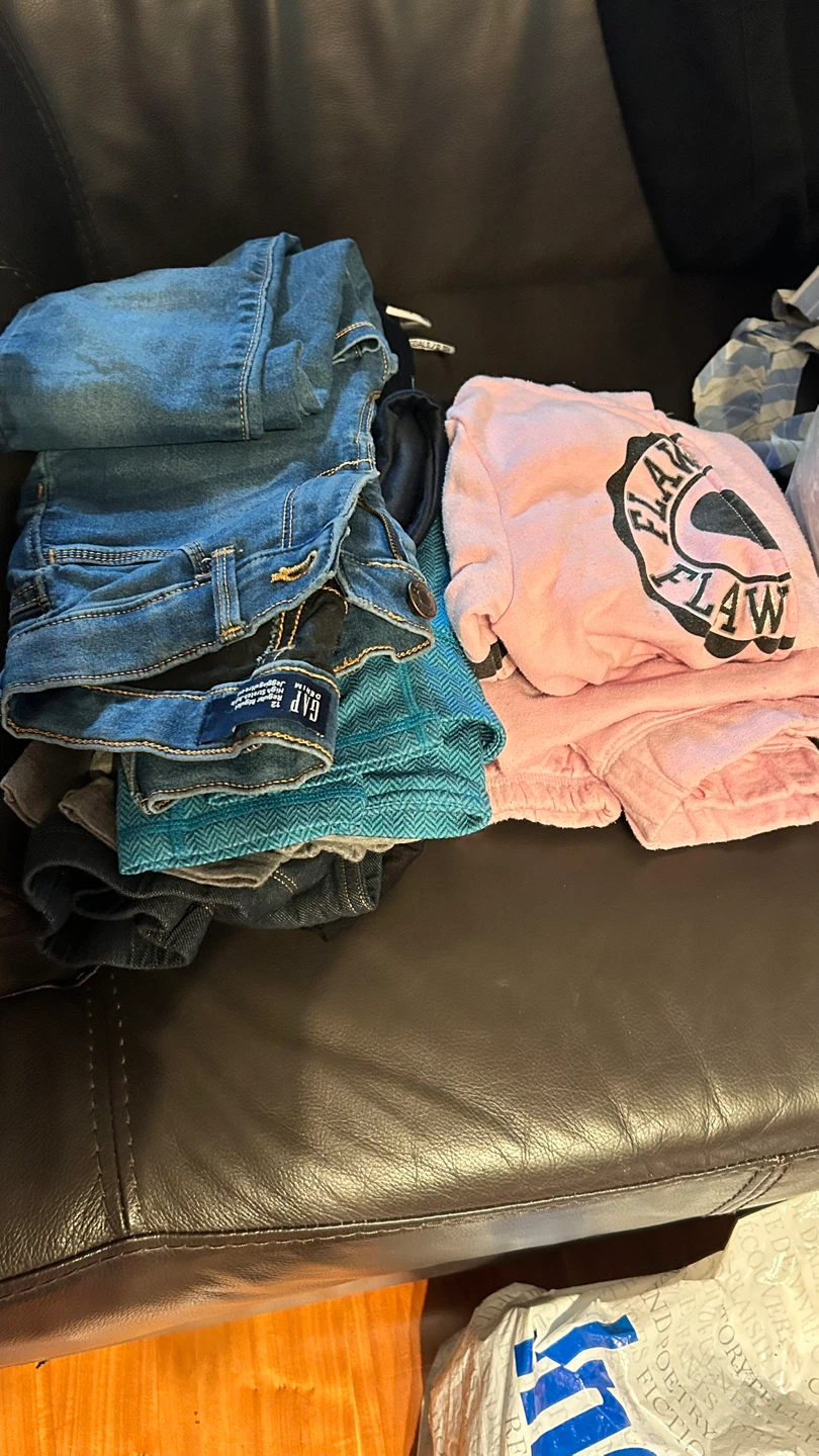 25 pcs 7-9 yrs old Mixed Kids Clothing Lot - Nike, Gap - photo 3