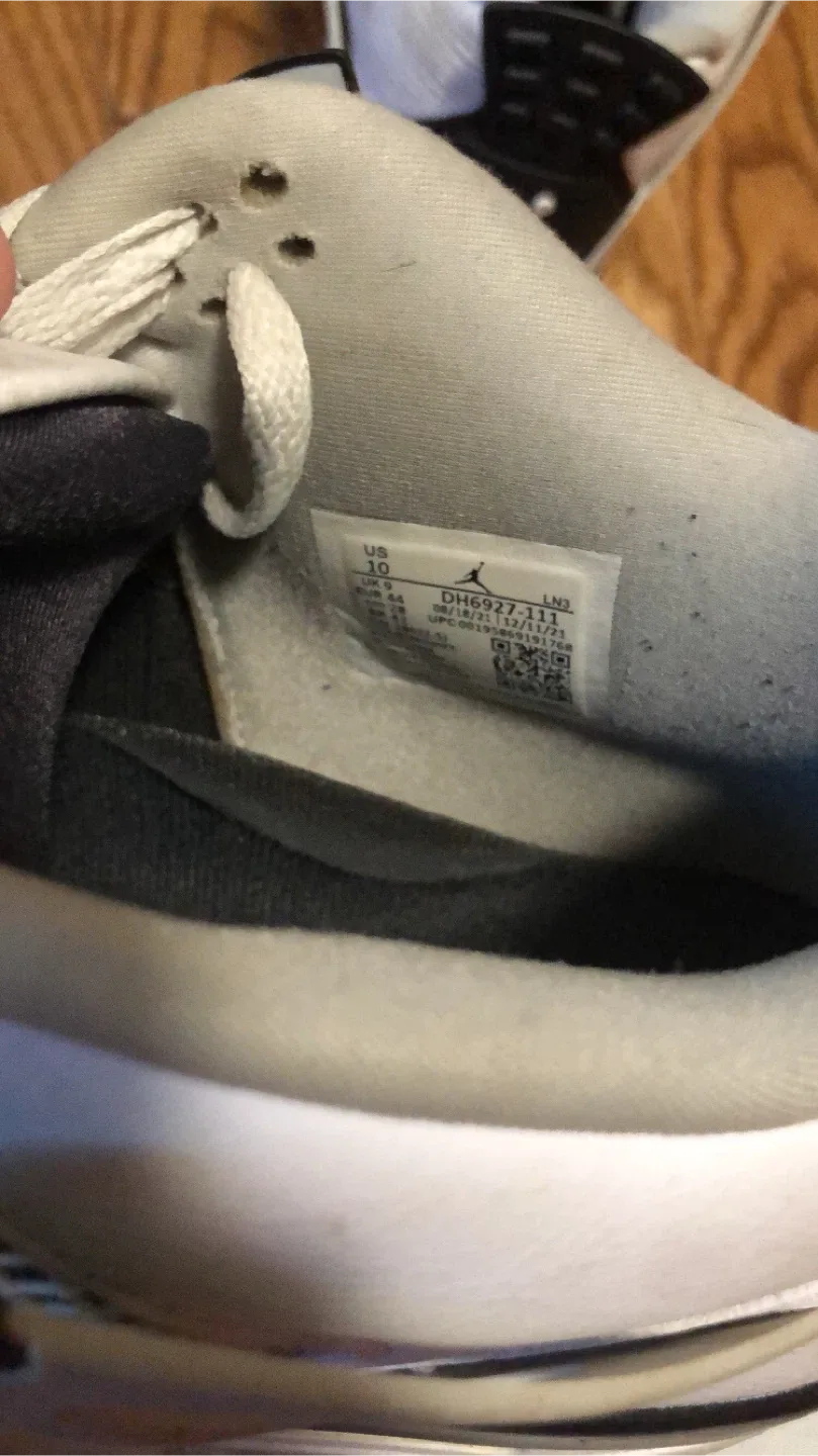 Air Jordan 4 Retro White Oreo image indicator(6)