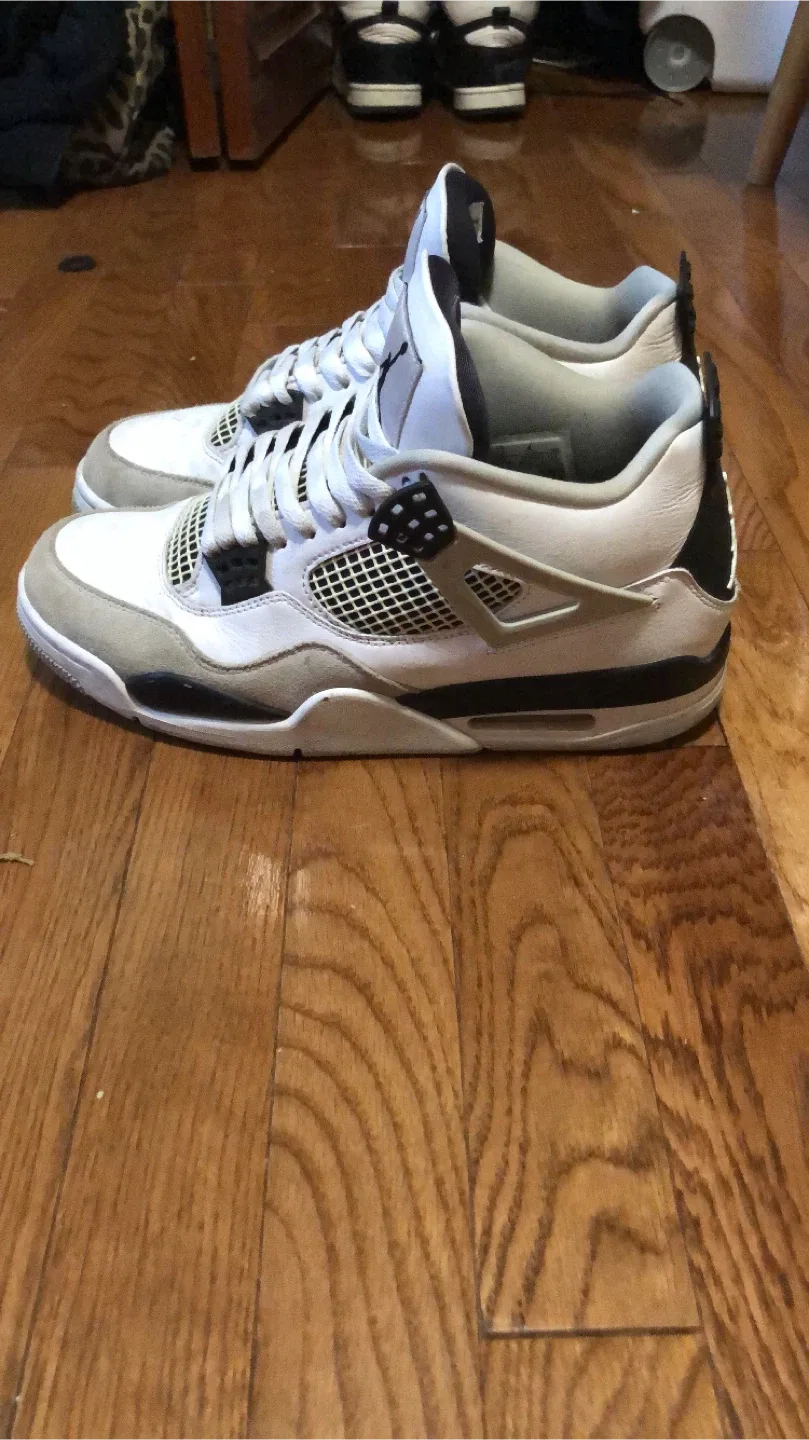 Air Jordan 4 Retro White Oreo image indicator(2)