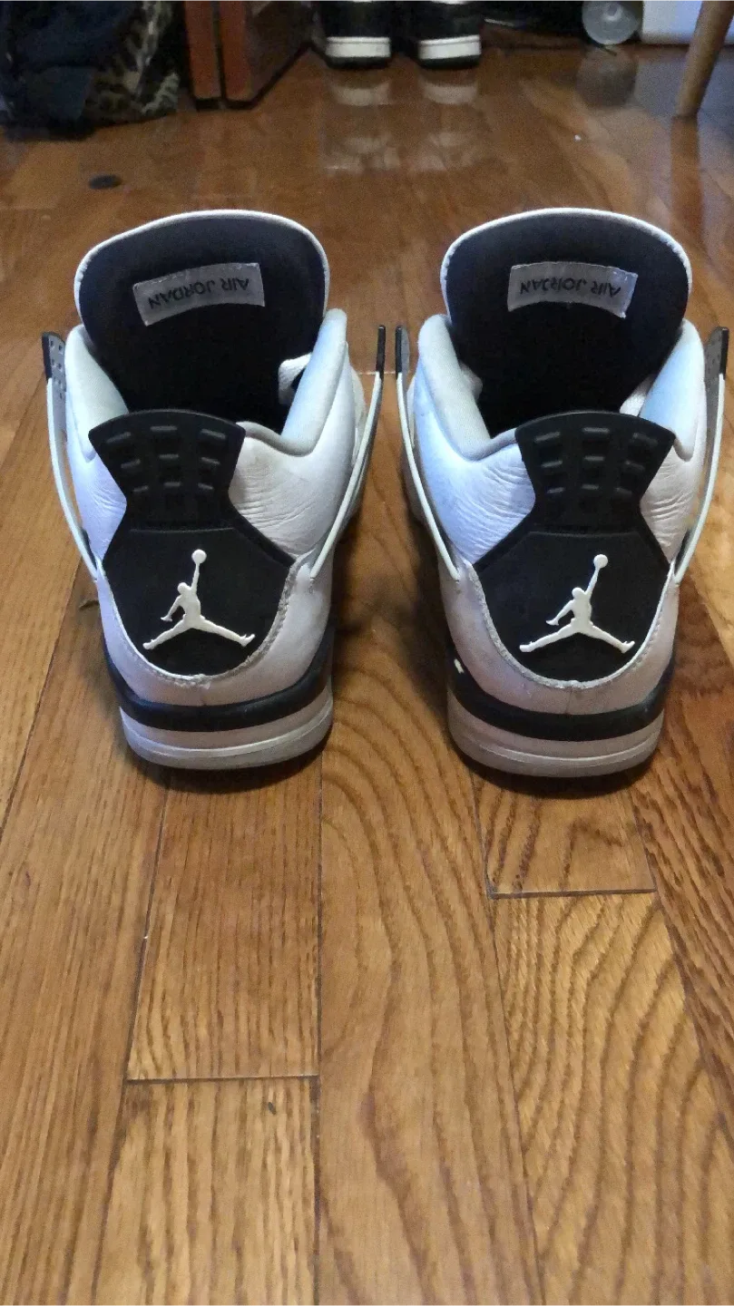 Air Jordan 4 Retro White Oreo image indicator(4)