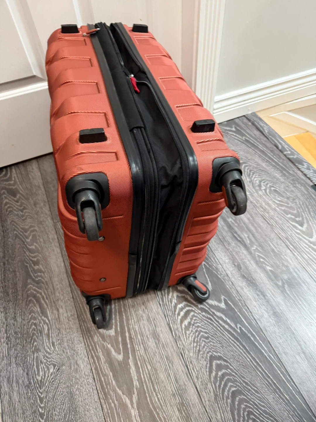 Samsonite Spinner Suitcase - medium size - photo 4