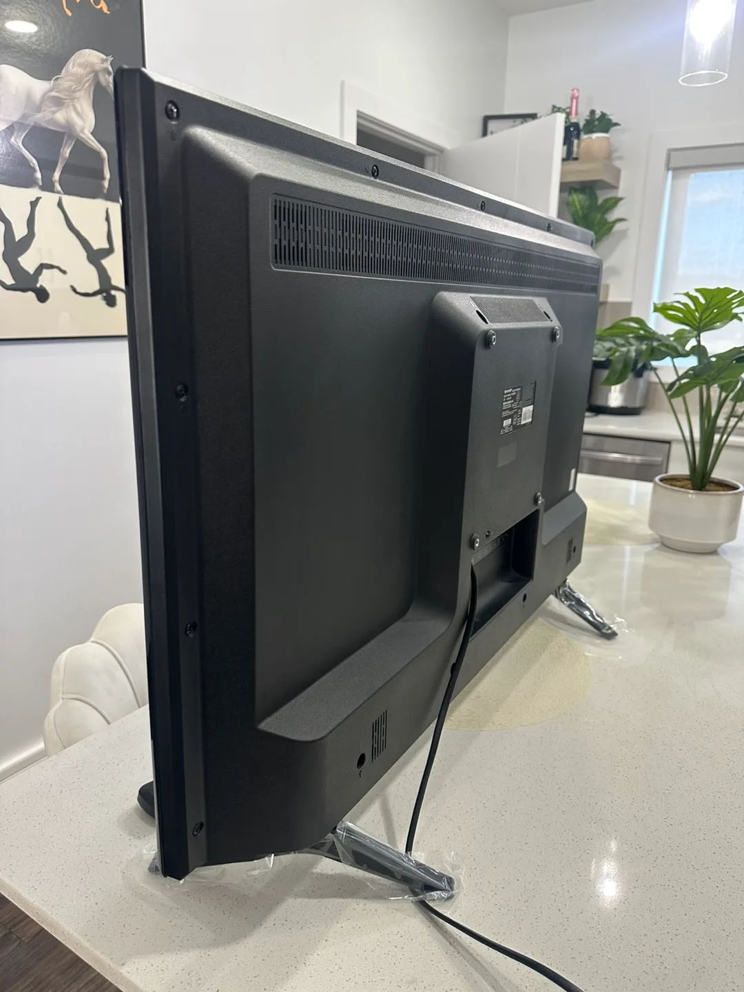 40-Inch Sharp Smart TV, Like New Condition image indicator(8)