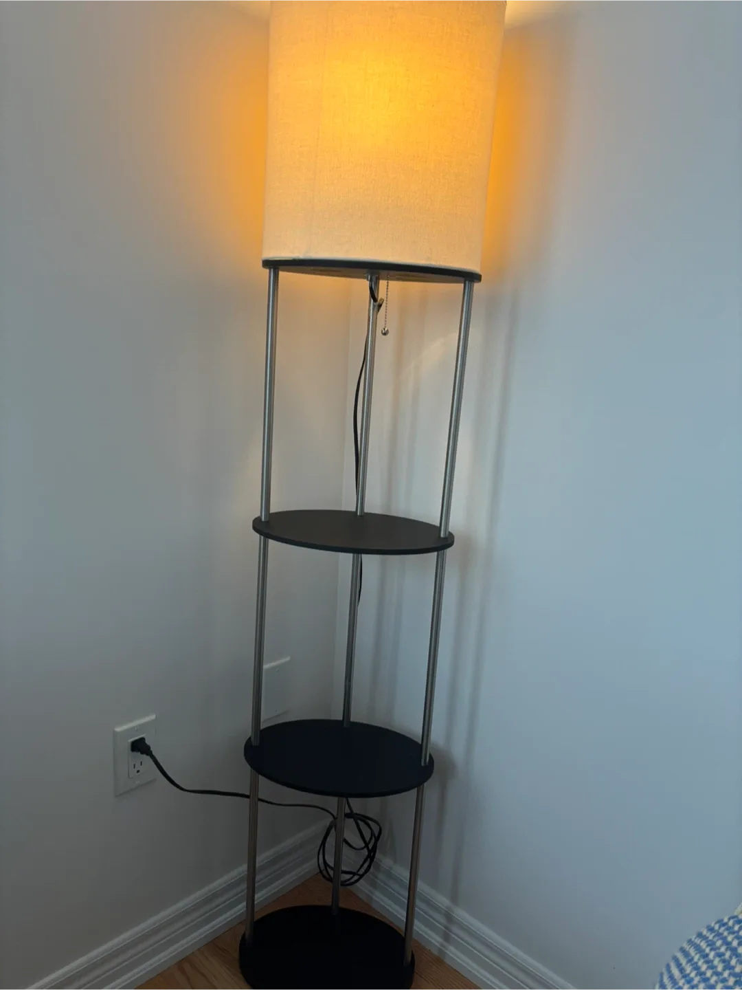 Floor Lamp with Shelves image indicator(3)