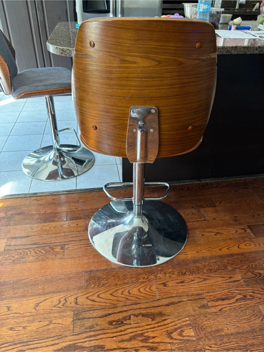 Swivel Bar Stool with Grey Fabric Seat image indicator(5)