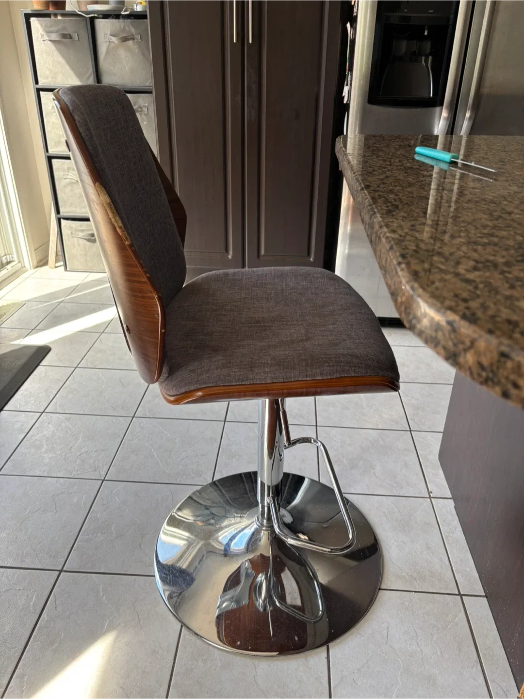 Swivel Bar Stool with Grey Fabric Seat image indicator(2)
