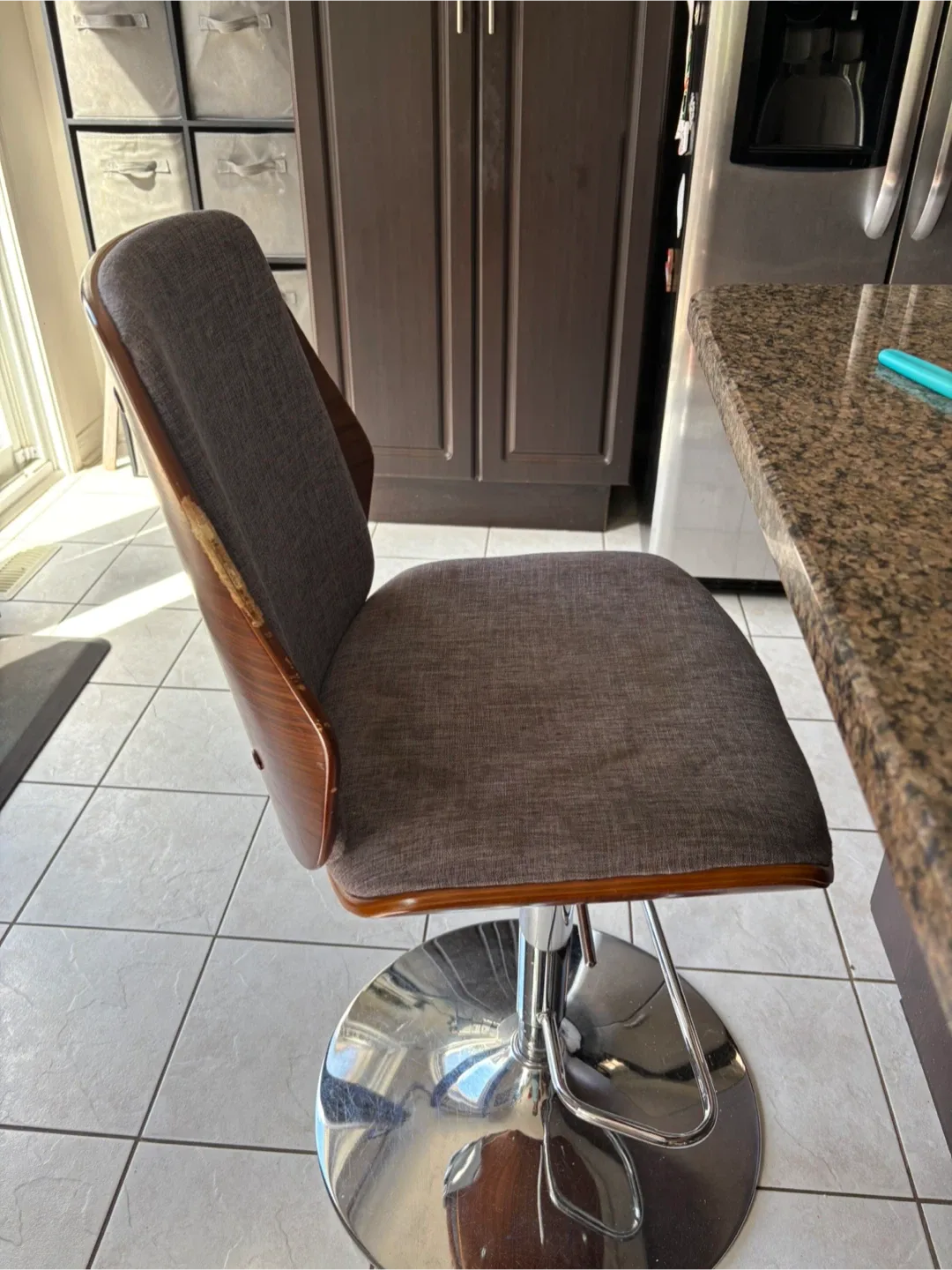Swivel Bar Stool with Grey Fabric Seat image indicator(3)