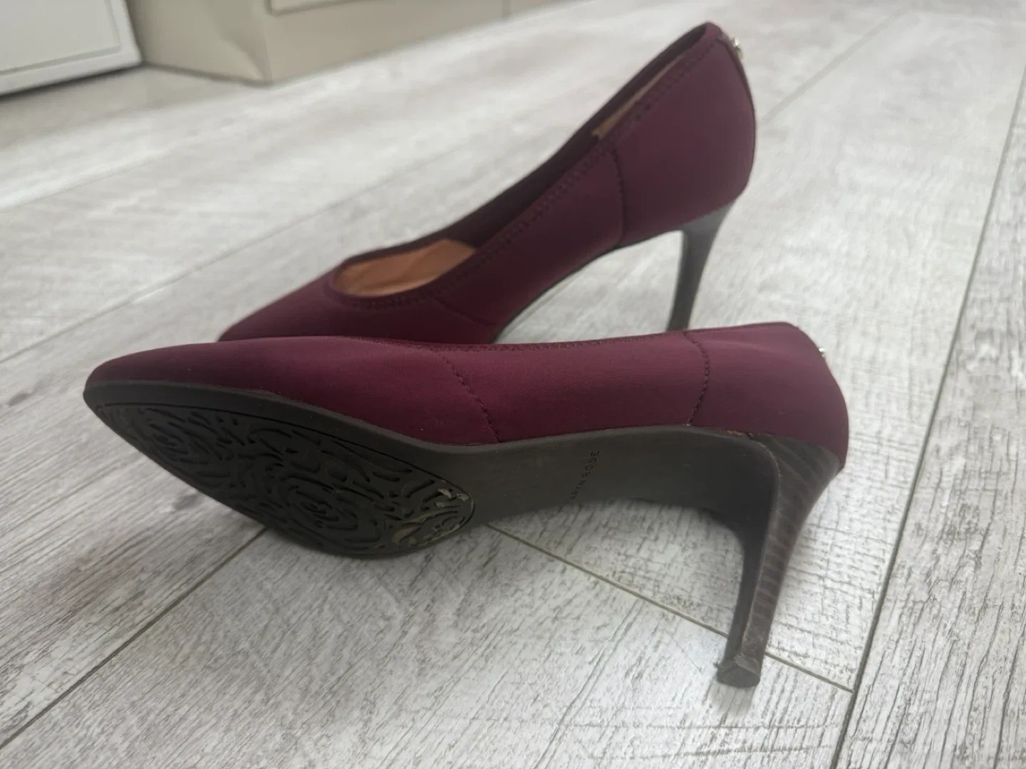 Taryn Rose Burgundy Heels - Size 7 image indicator(3)