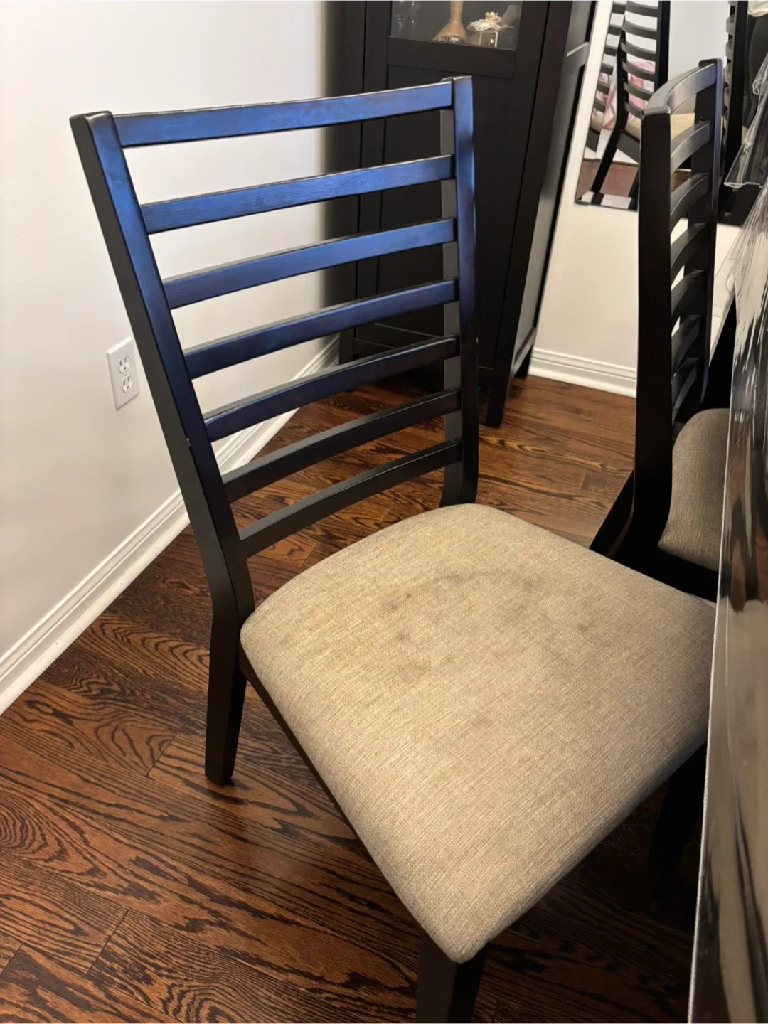 Dining Chairs - Set of 6 image indicator(3)