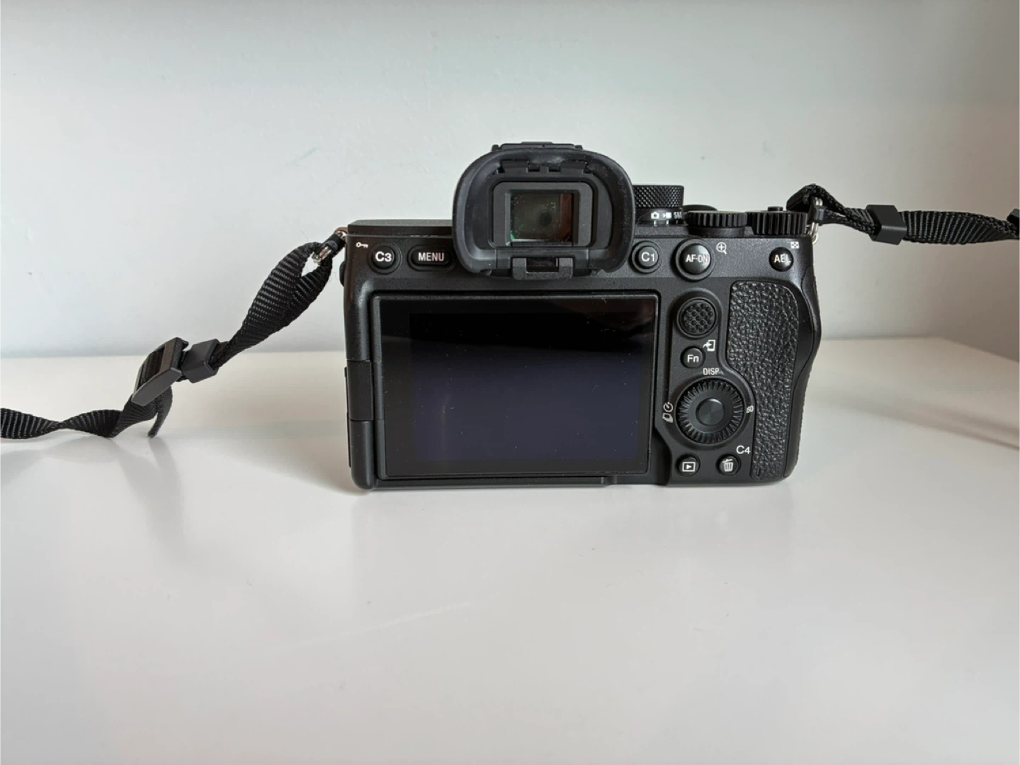 Sony a 7 IV camera body - photo 4