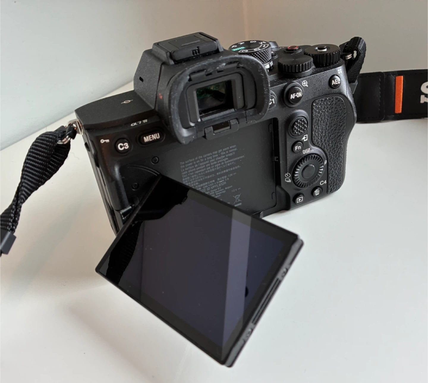 Sony a 7 IV camera body - photo 2