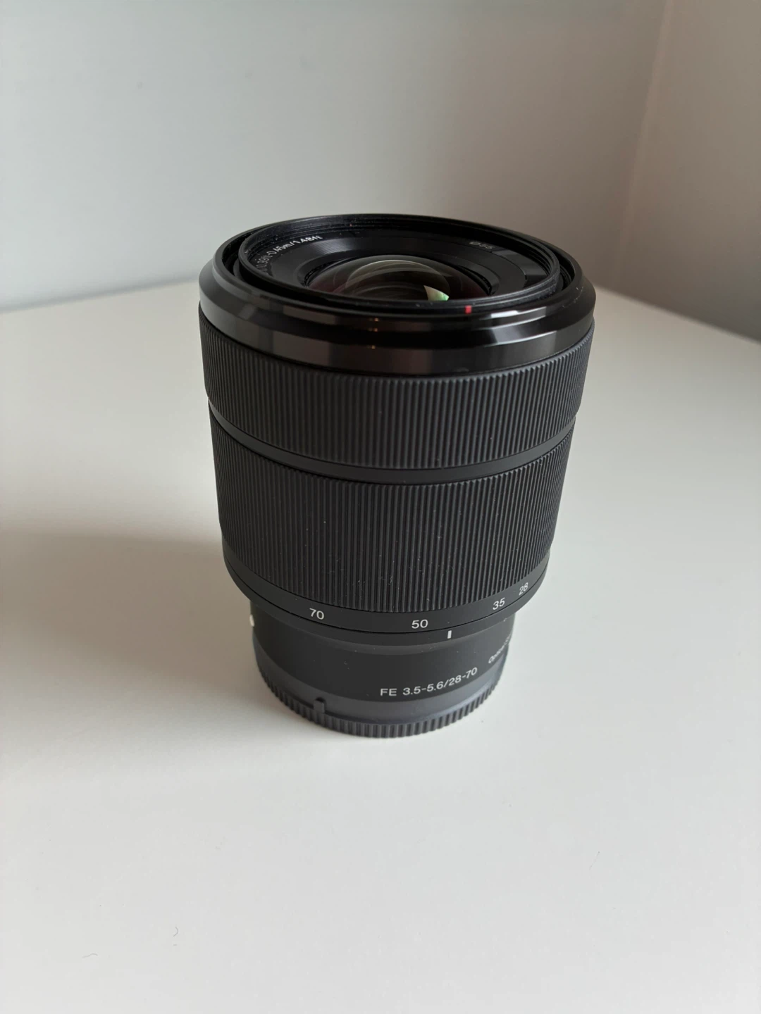 Sony FE 3.5-5.6 28-70mm - photo 2