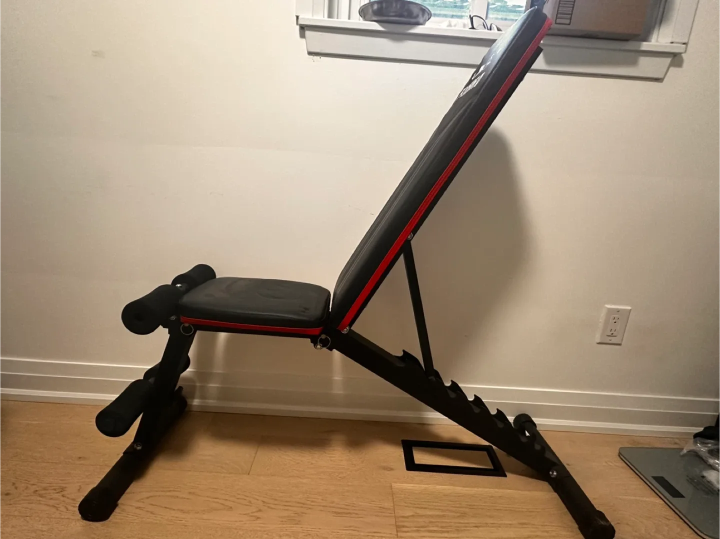 Flybird Adjustable Weight Bench image indicator(3)