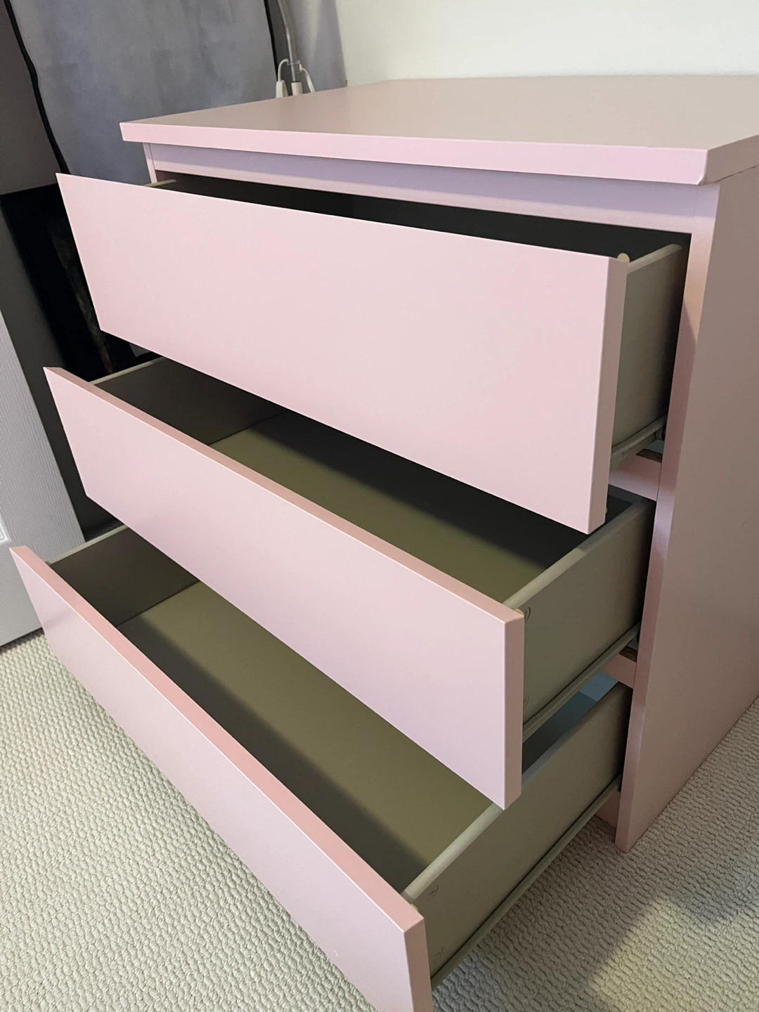 FREE 3-Drawer Dresser (Great condition) - photo 2
