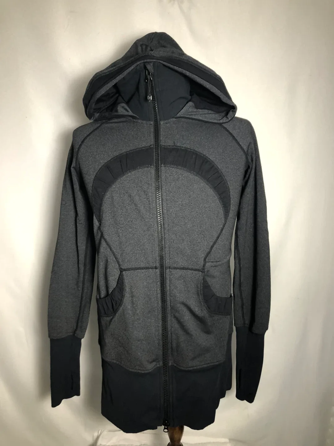 Women’s Black LuluLemon Hoodie. Size 6.