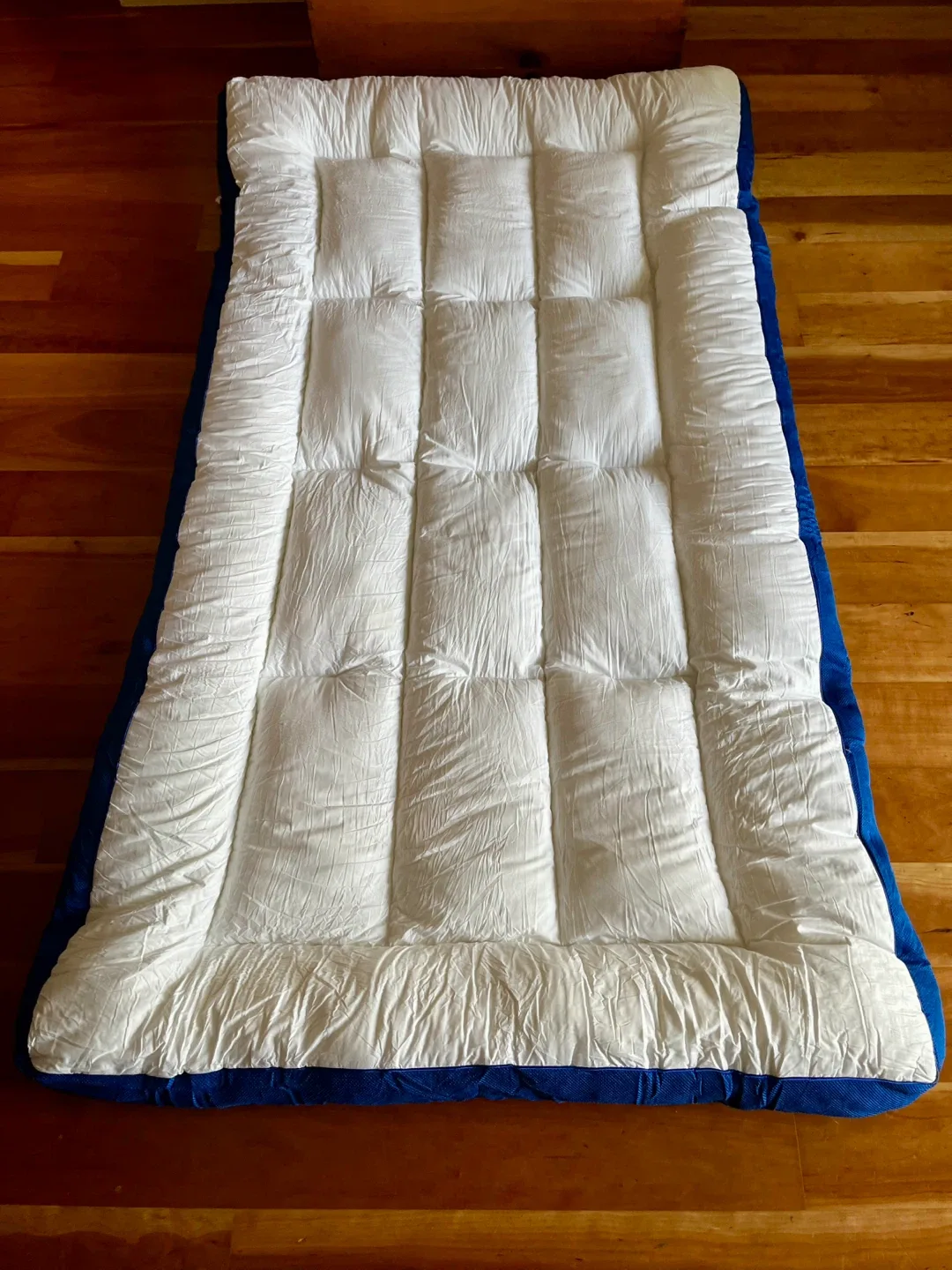 WhatsBedding 5 Inch Memory Foam Mattress Topper - Twin image indicator(4)