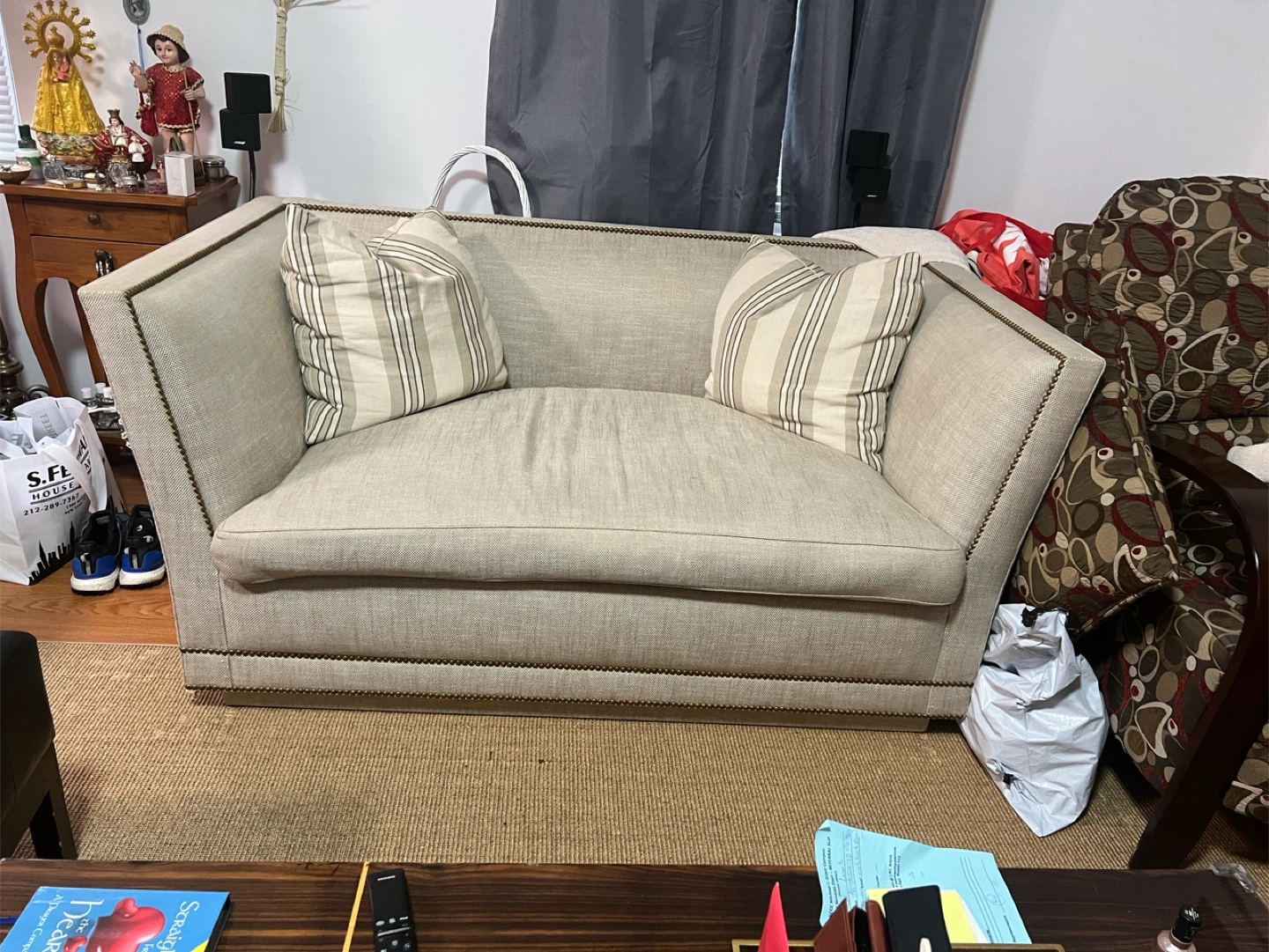 Beige love seat - photo 2