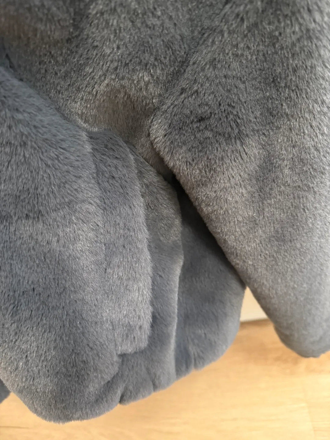 Hollister Faux Fur Jacket - Size XS image indicator(4)