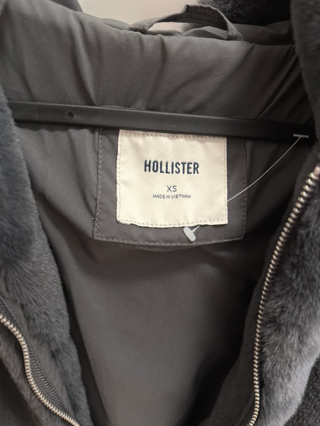 Hollister Faux Fur Jacket - Size XS image indicator(3)