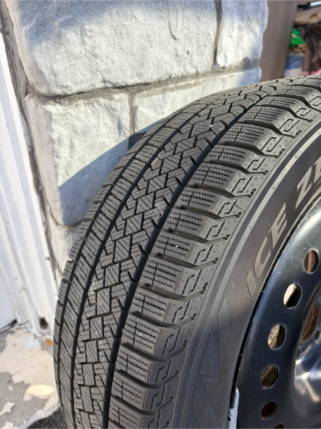 Pirelli Ice Zero Asim 235/60R18 Tire on Steel Wheel image indicator(2)