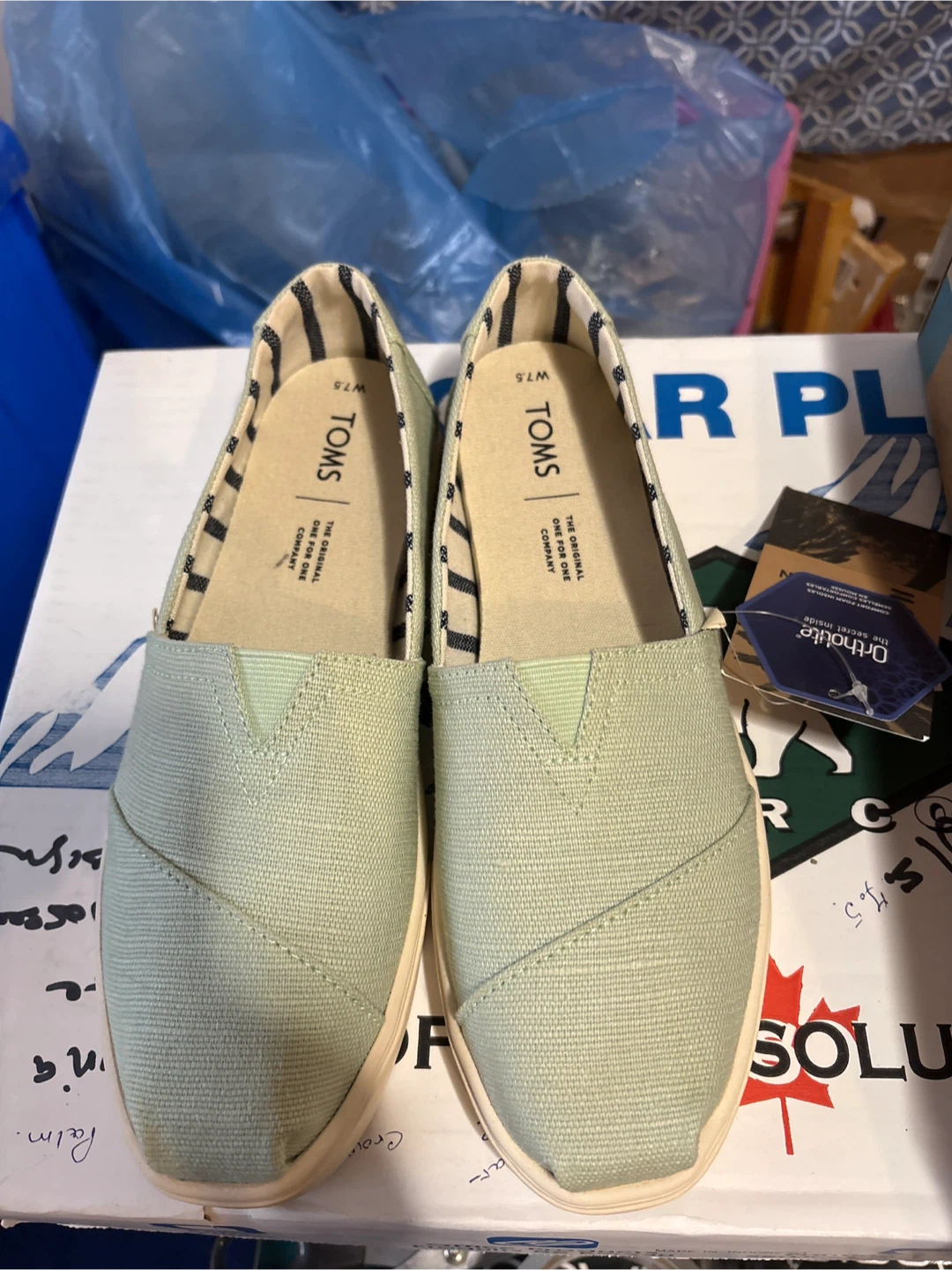 TOMS Venice Collection Shoes, Women's 7.5, Green