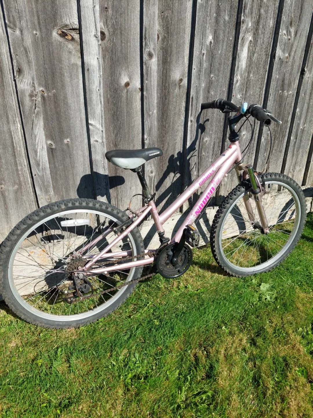 Mixed Lot of Kids' Bikes image indicator(2)