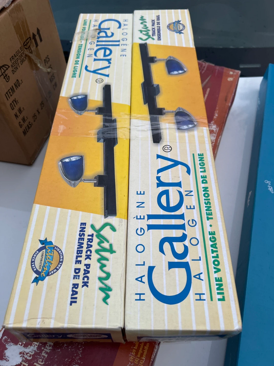 Gallery Saturn Halogen Track Pack