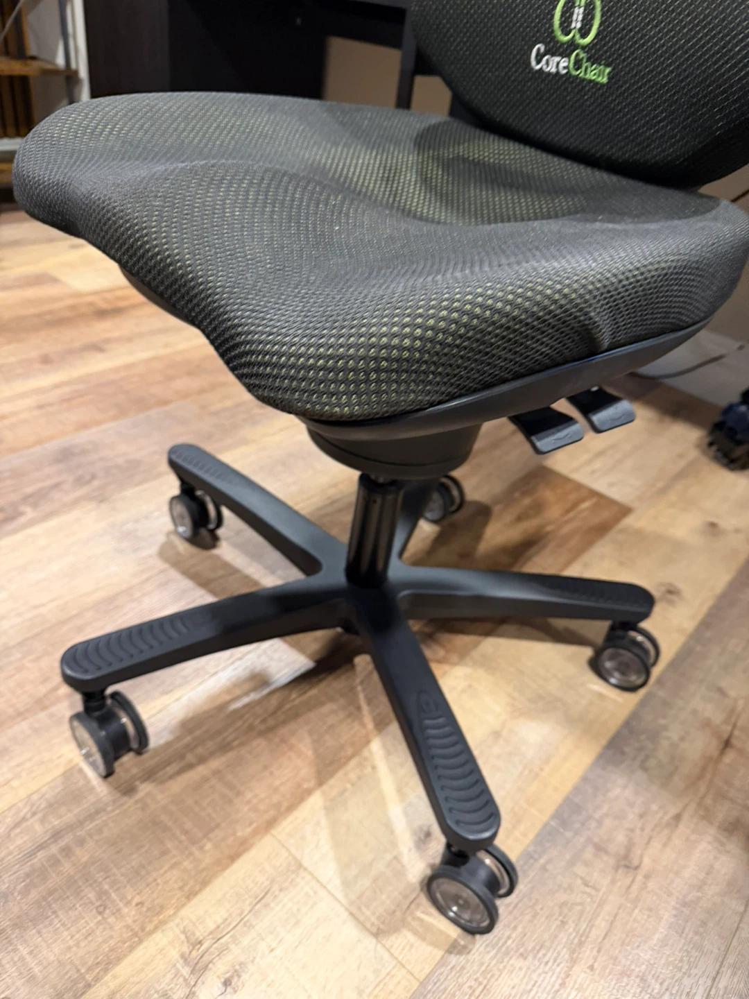 CoreChair Classic – Speckled Black (Excellent Condition) – $300 - photo 4