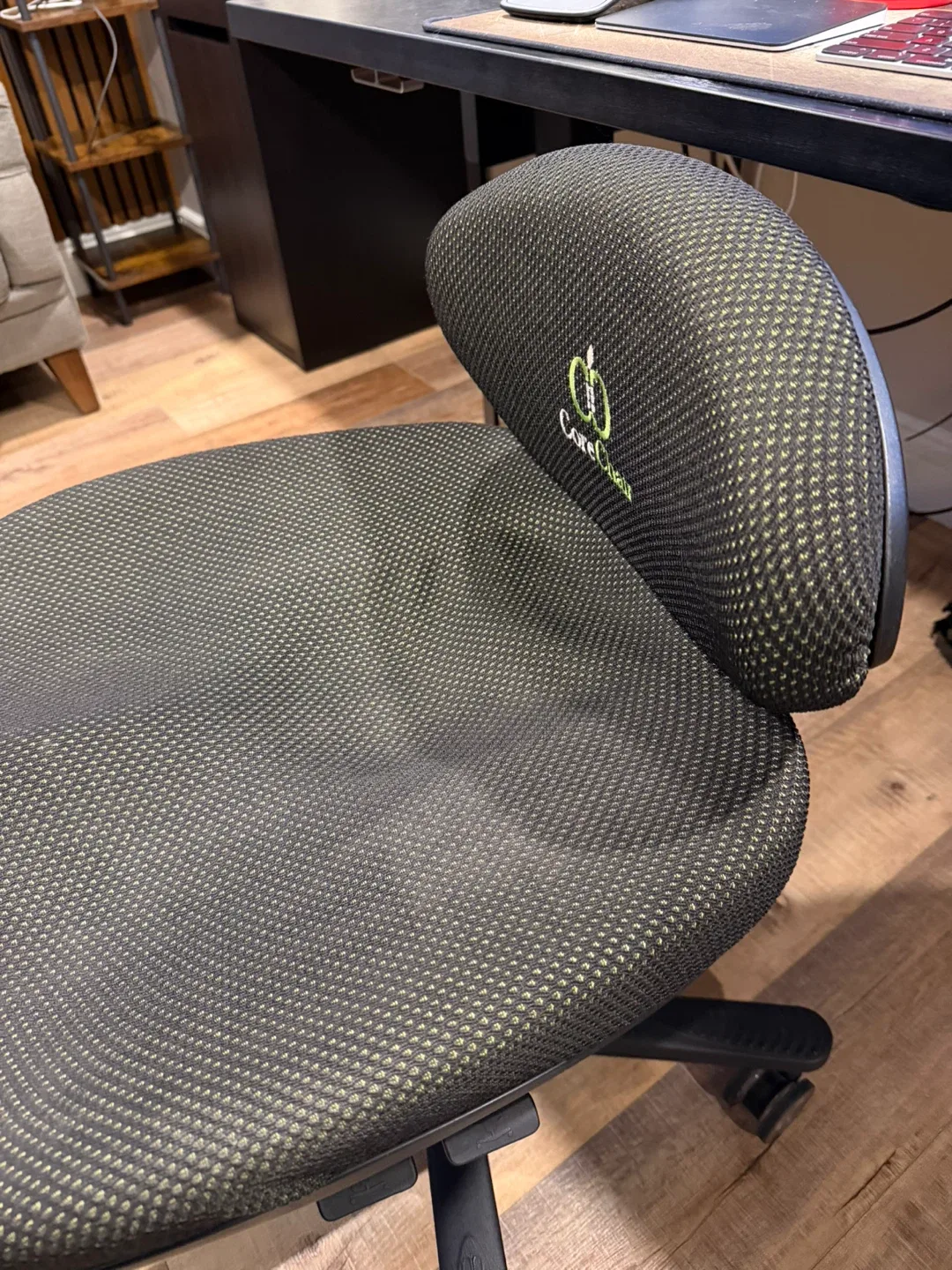CoreChair Classic – Speckled Black (Excellent Condition) – $300 image indicator(5)