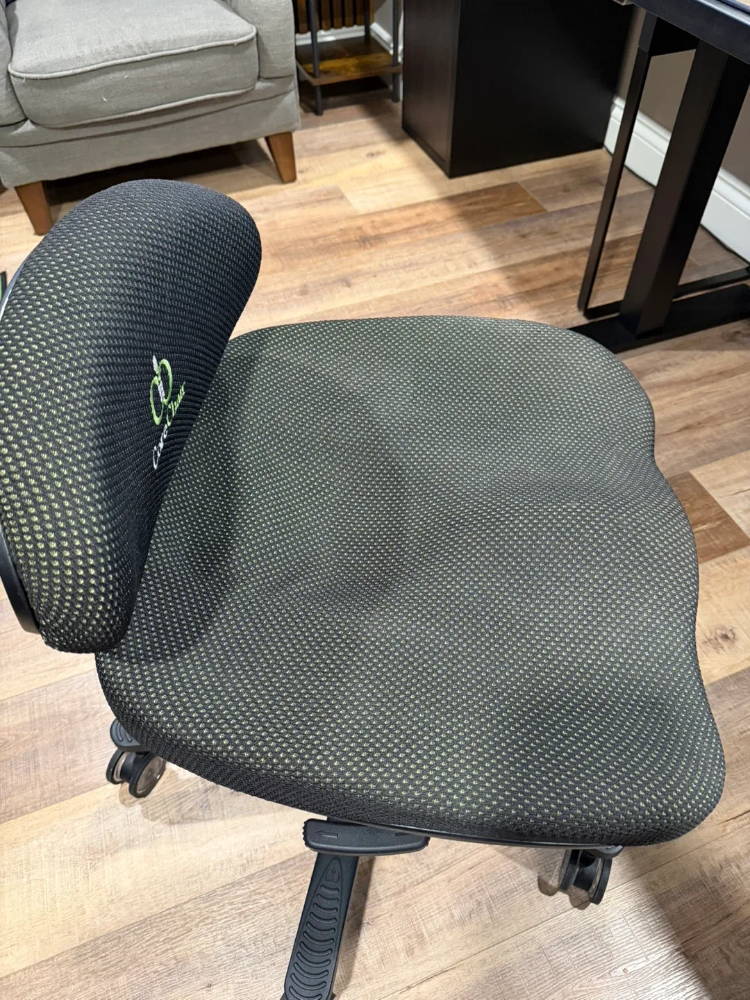 CoreChair Classic – Speckled Black (Excellent Condition) – $300 image indicator(6)
