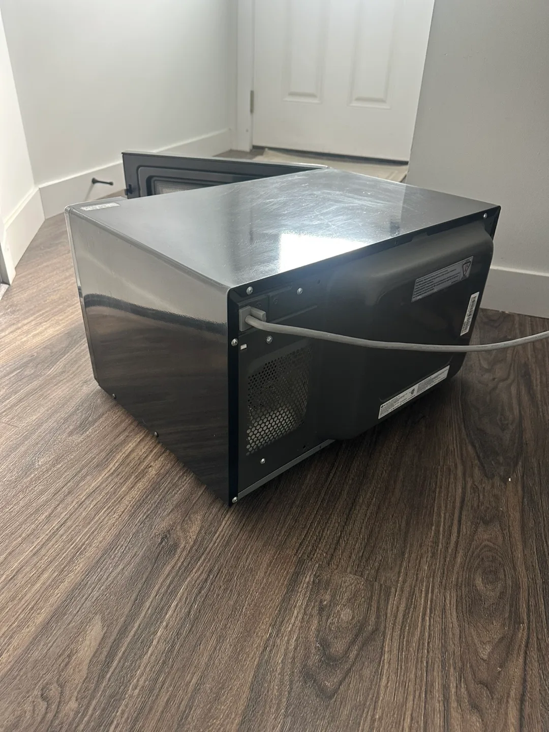 LG Countertop Microwave – 1.5 cu. ft., 1100W. image indicator(6)