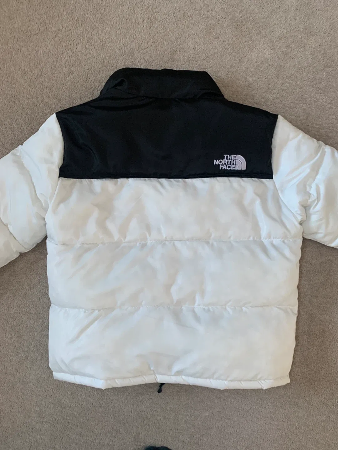 The North Face Puffer Jacket - White & Black image indicator(3)