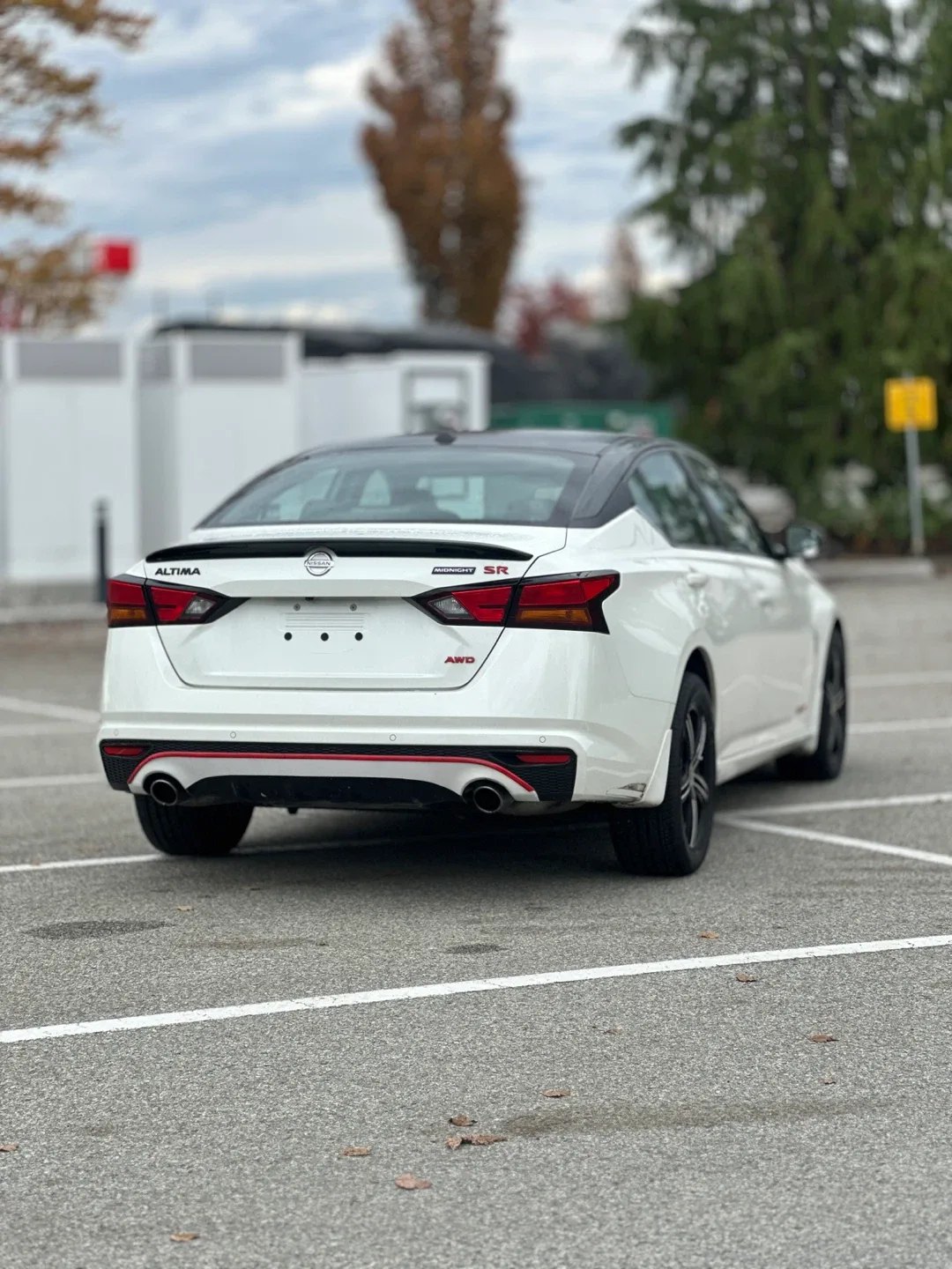 Nissan Altima SR AWD - White image indicator(2)