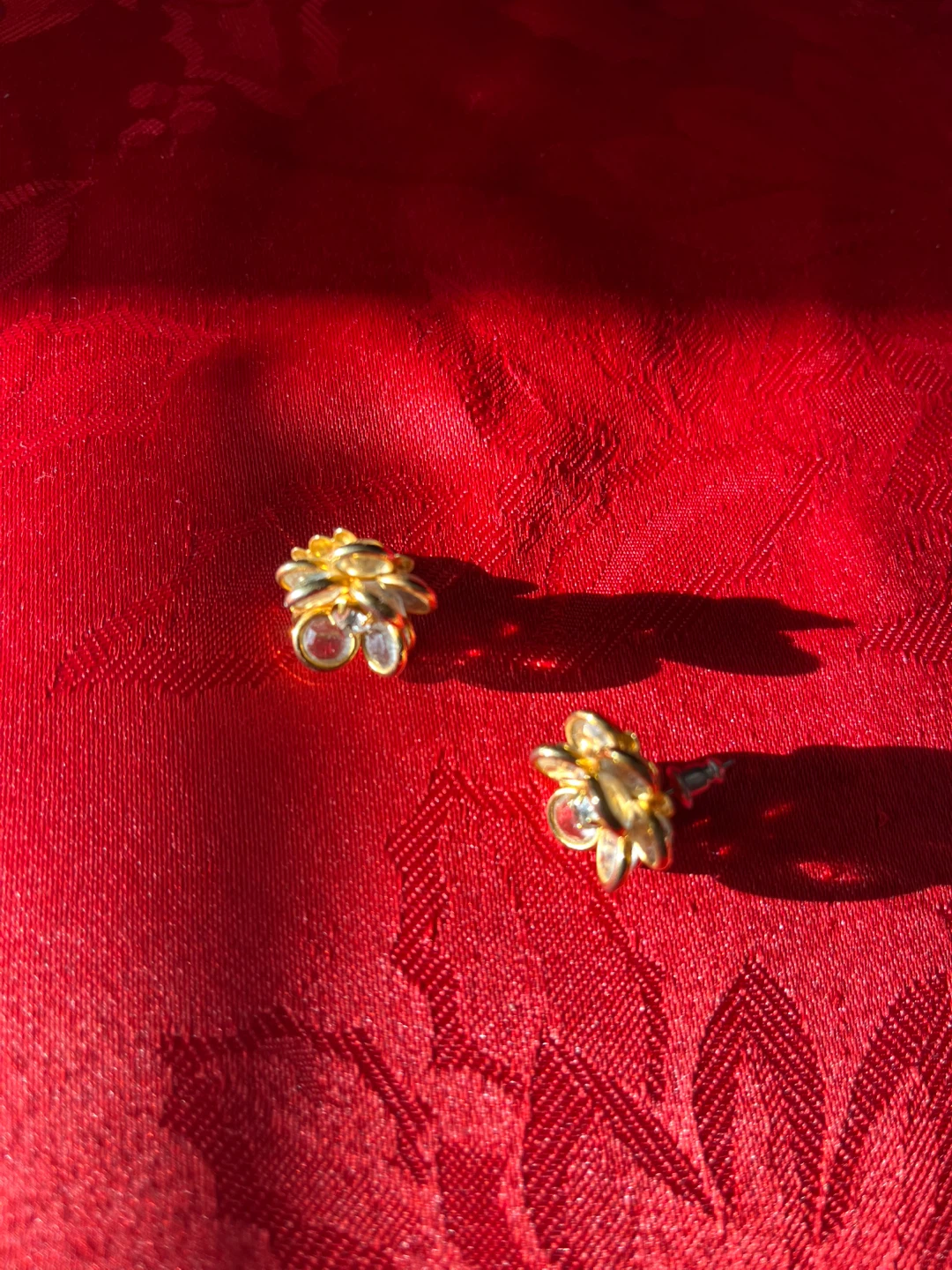 Vintage Flower Stud Earrings - photo 4