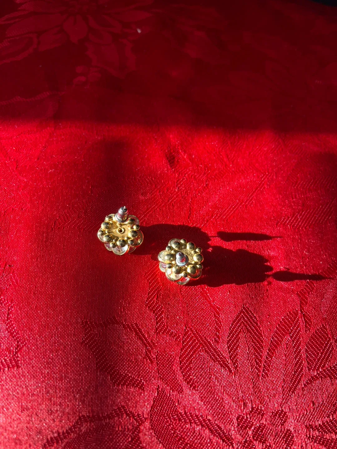 Vintage Flower Stud Earrings image indicator(3)
