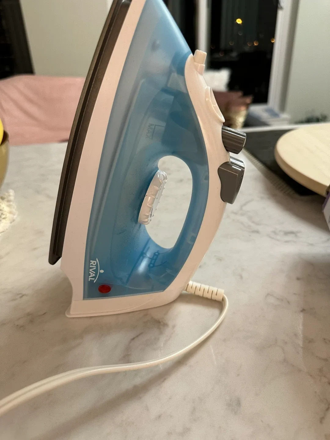 Rival Steam Iron thumbnail